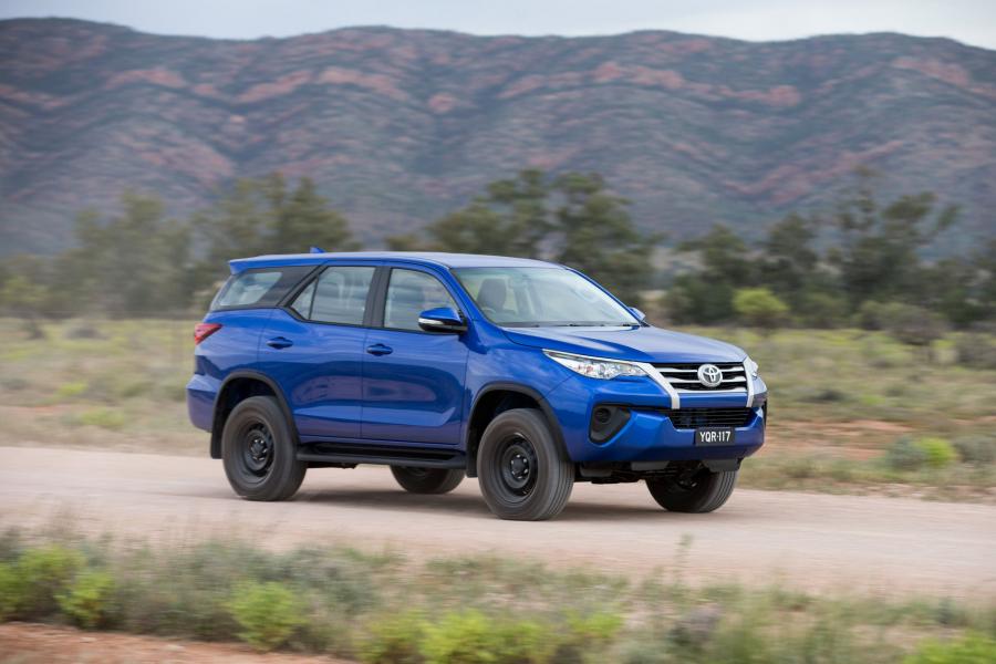  Toyota Fortuner GX (AN160) 2015 года  (AU) (фото 13 из 14)
